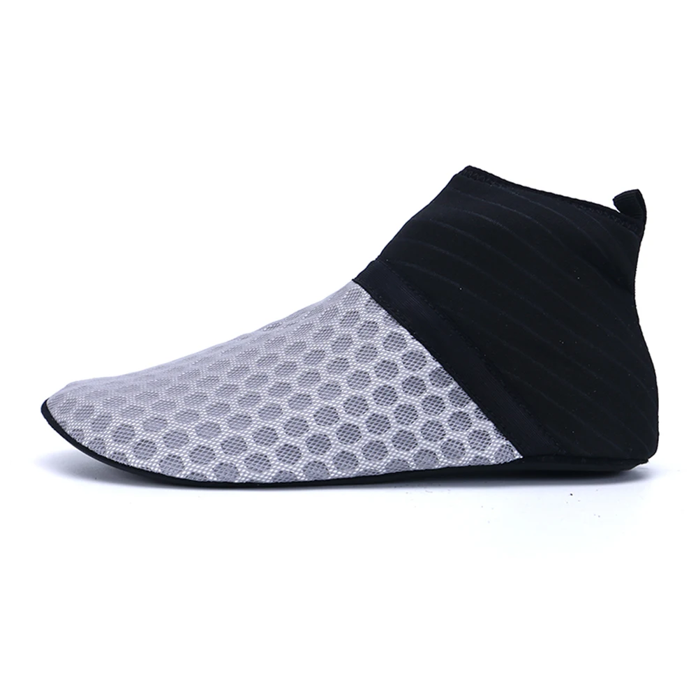 

2019 New Men Barefoot Water Shoes Outdoor Unisex Skin Shoes Yoga Sport Socks Surf Trainers High Top Women Aqua Sneaker Plus Size