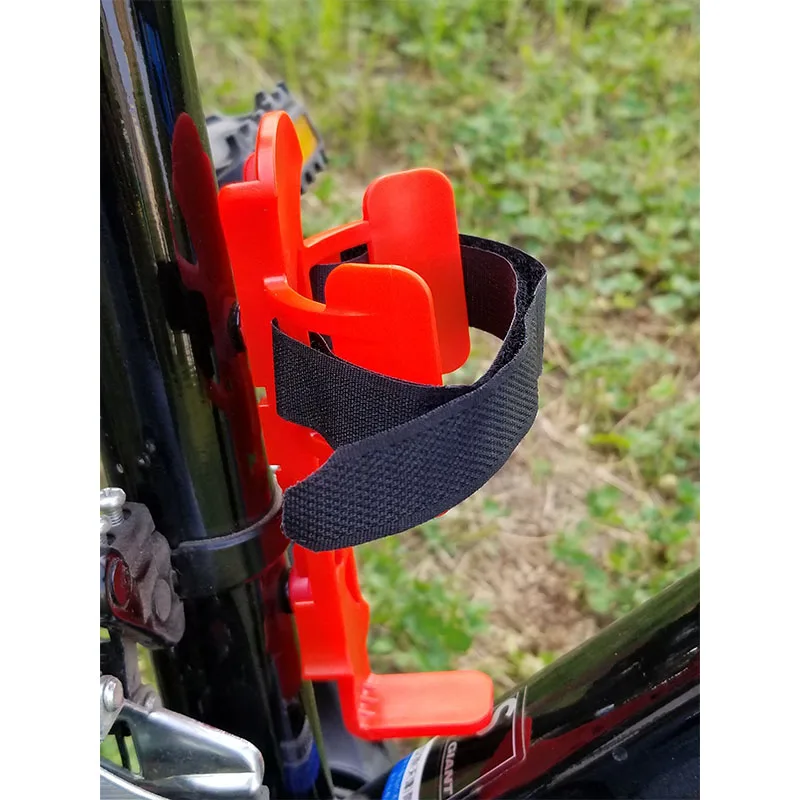 MOUDENSKAY Portabottiglie Per Bicicletta, Girevole A 360 Gradi, Supporto Per Bottiglie D'acqua Per Bicicletta, Bici Da Corsa, Mountain Bike, Passeggino Ecc - Foto 14