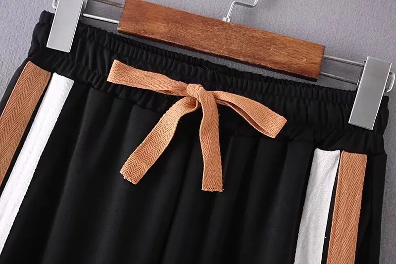 8724988610_1855766486