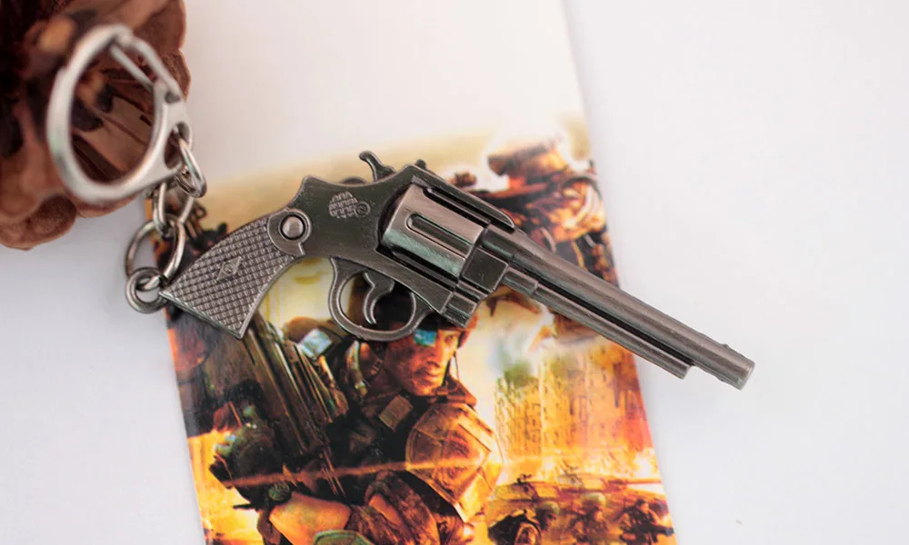2015 Hot Sale Cross Fire CF Cute Mini Version Revolver Gun Buckle Zinc Alloy Metal Pendant Key Ring Keychain In Box 2015 Hot Sale Cross Fire CF Cute Mini Version Revolver Gun Buckle Zinc Alloy Metal Pendant Key Ring Keychain In Box