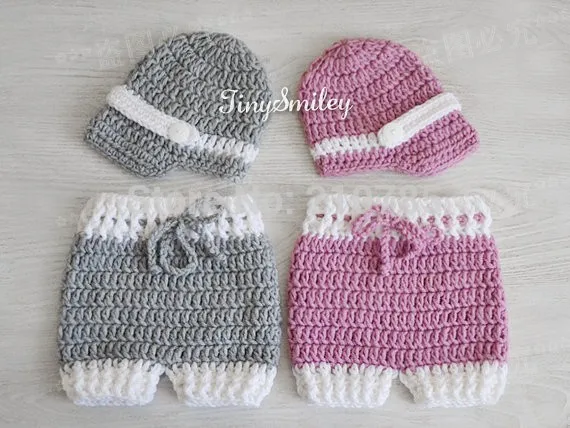 Pack of 2 crochet baby Hats in 0-3 months
