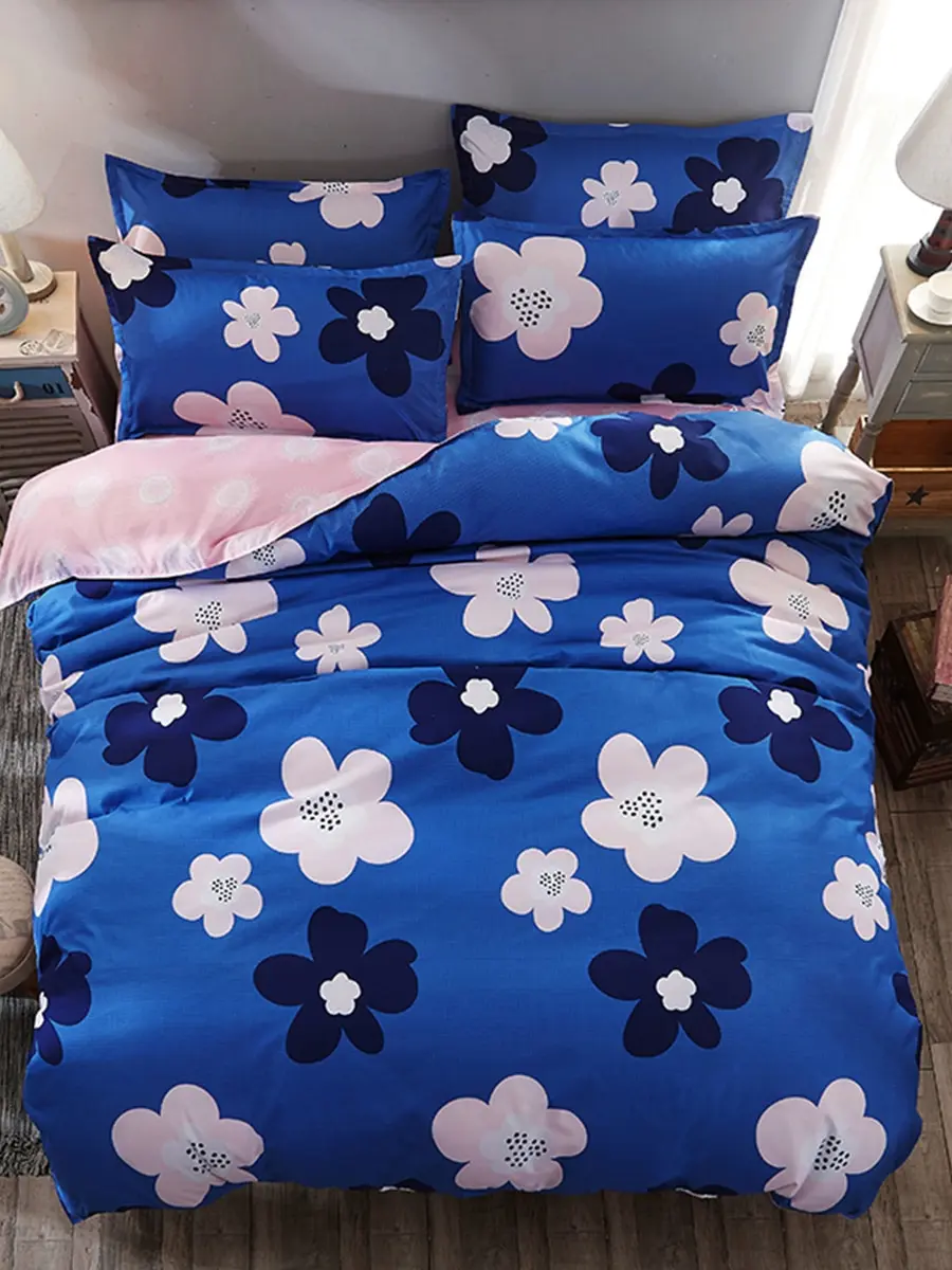 

4Pcs Bedding Set Deep Blue Flower Pattern Quilt Set