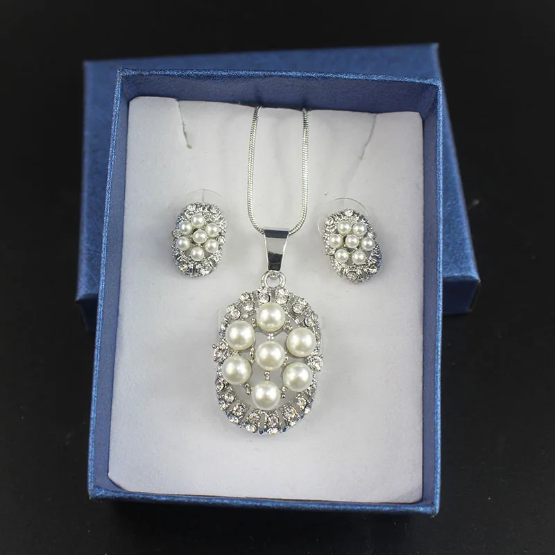 jiayijiaduo-Imitation-pearl-pendant-jewelry-sets-for-women-white-color-flower-necklace-earrings-party-costume-gift (4)