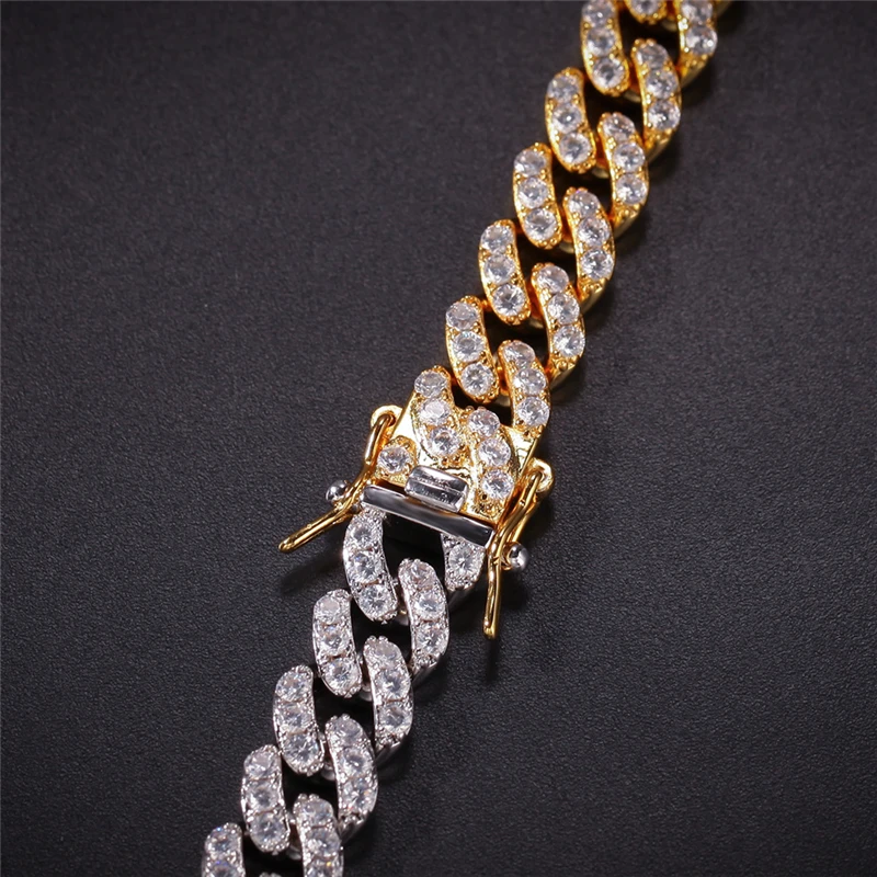 Cuban Link Necklace Detail
