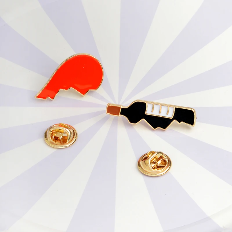 QIHE JEWELRY 2 개/대 에나멜 핀 세트 와인 병 및 하트 브로치 와인 애호가를위한 2 개의 하트 와인 핀 선물 세트
