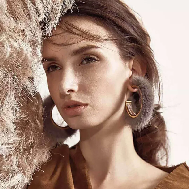 

Fashion Trendy Statement Pom Pom Mink Fur Drop Earrings For Woman Earring Ladies Party Gift Brincos