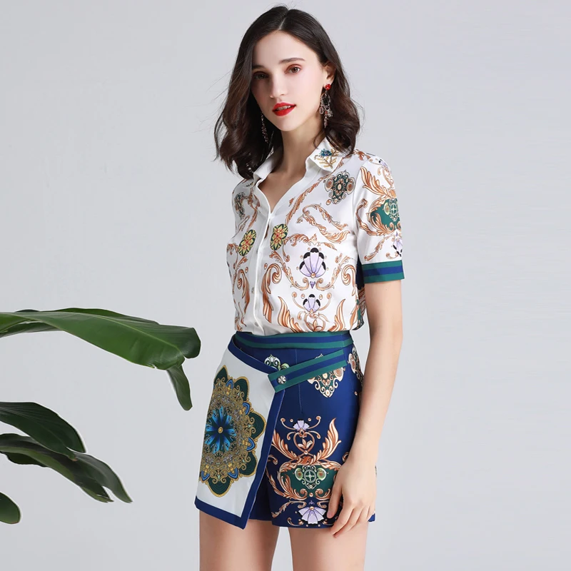 

Red RoosaRosee 2019 Fashion Runway Casual Two Piece Set Women Short Sleeve Vintage Print Diamond Bead Blouse Tops + Shorts Suit