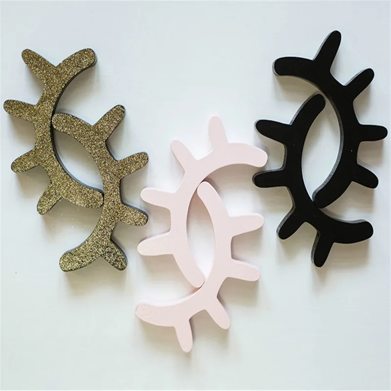 A Pair Fashion Eyelash Shape Hook Wall Hangers Rack Organizer Room