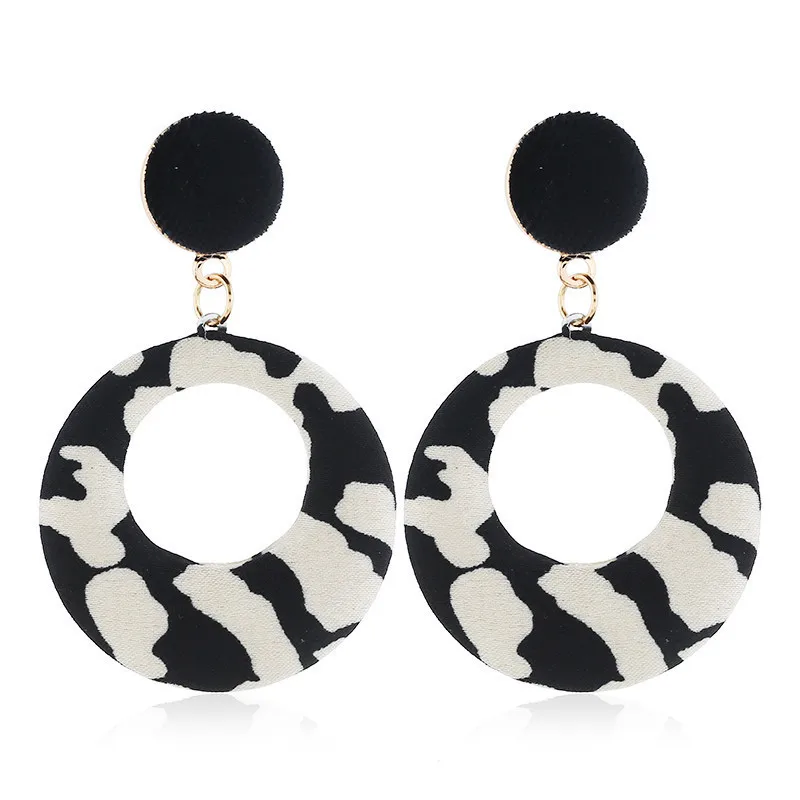 Fashion Classic All-match Velvet Ornament Eardrop Round Cutout Women's Personality Creative Pendant Earrings Exquisite Jewelry Fashion Classic All-match Velvet Ornament Eardrop Round Cutout Women's Personality Creative Pendant Earrings Exquisite Jewelry