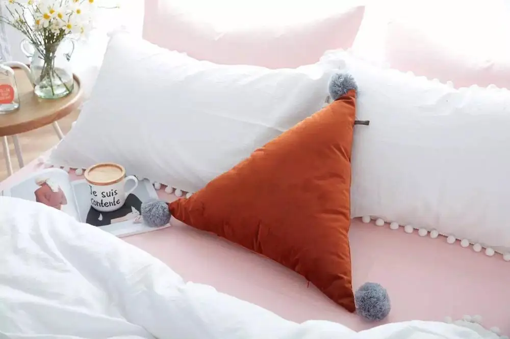 Северная Европа лаконичный стиль мяч треугольная кровать подушка домашняя декоративная - Цвет: Brown