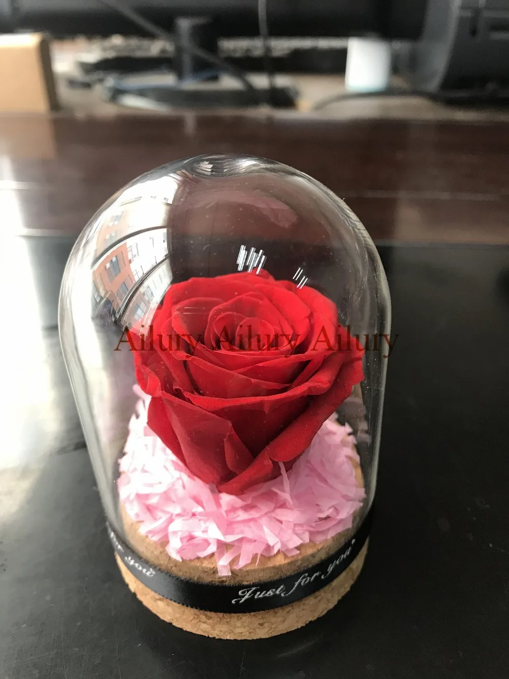 

Red color,Mini Eternal Glass Cover Fresh Preserved Rose Flower.Wedding Home Party Decoration,Valentine's Day gift,desktop decor.