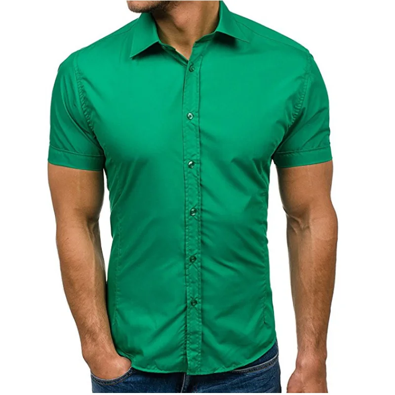 Парень в зеленой рубашке