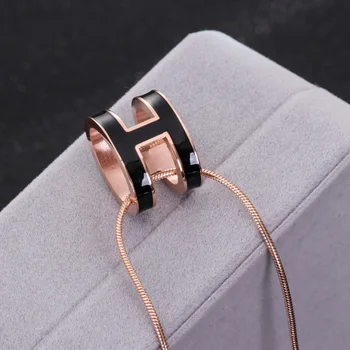 

QHQ necklaces & pendants letter choker necklace dames rose gold titanium chain women men fashion accessories jewellery