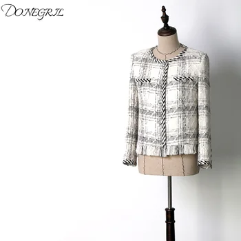 

2020Spring and summer new black and white long sleeved long sleeved round collar short coat woman