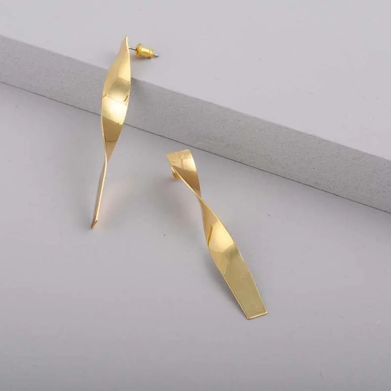 Simple-Punk-Geometric-Stud-Earring-For-Women-Gold-Silver-Metal-Statement-Long-Earring-Fashion-Pretty-Jewelry (1)