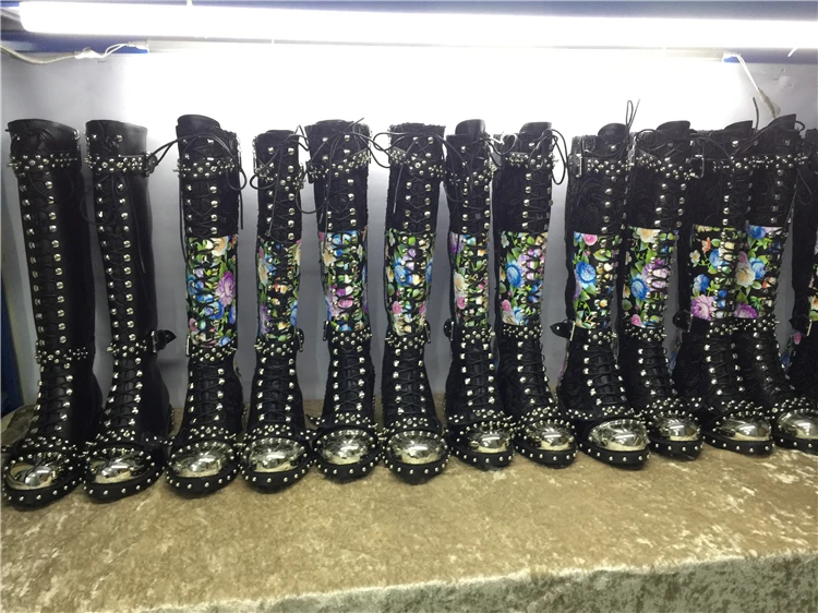 

2018 Model fashion show belt buckle rivet strap metal Printing half boots round toe chunky heel genuine leather riding boots