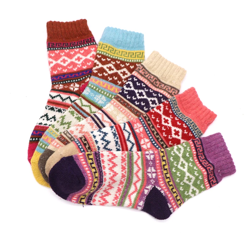 

1Pair/2Pair Winter Casual Women Socks Colorful Striped Print Socks Women Girl Autumn Christmas Knit Thick Soft Warm Winter Socks