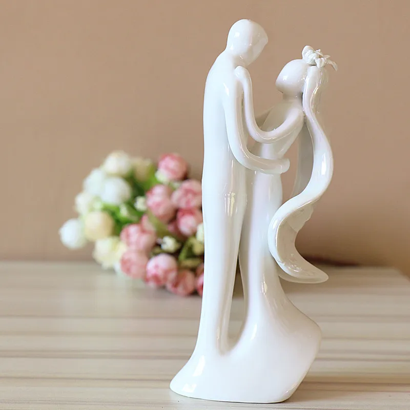 

Bride And Groom Wedding Cake Topper Ceramic Quality Cake Stand Wedding Decoration Wedding Cake Accessories Casamento Gift