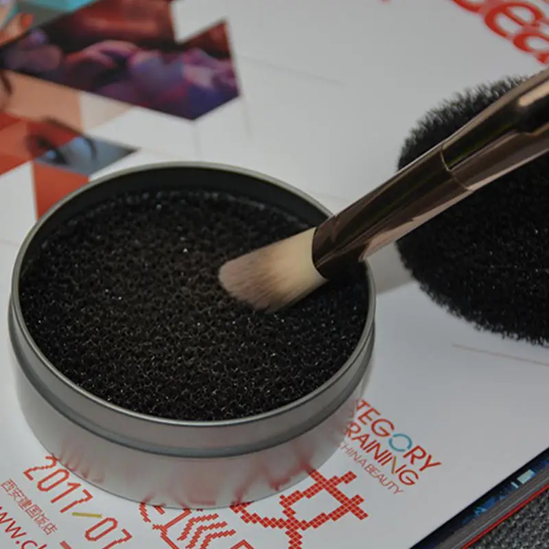 

2pcs Powder Cleaning ToolsVIBRANT GLAMOUR Activated Carbon Sponge Cleaner Makeup Remover Eye Shadow Brushes Box
