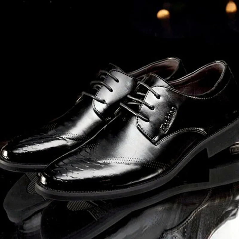 Não Desgaste Trabalham Pé Black Genuíno up Pontas Dedo Lace De Couro Macio yellow Butom Brogue deslizamento Sapatos Homens Casamento Patente Negócios Respirável Do gfwfxdZ