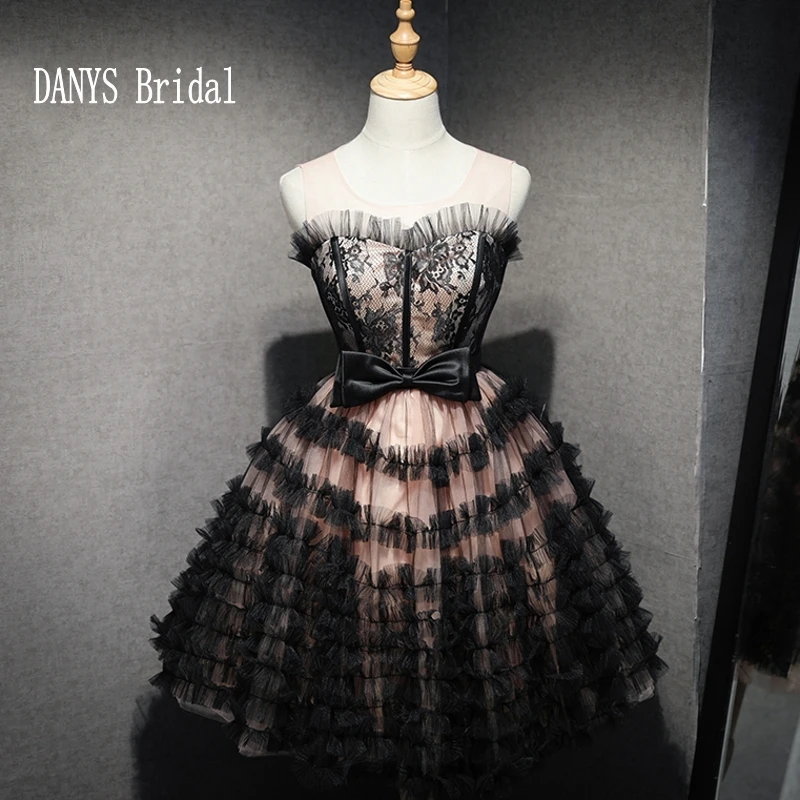 

Black Red Short Homecoming Dresses 8th Grade Prom Dresses Junior High Cute Lace Cocktail Formal Dresses