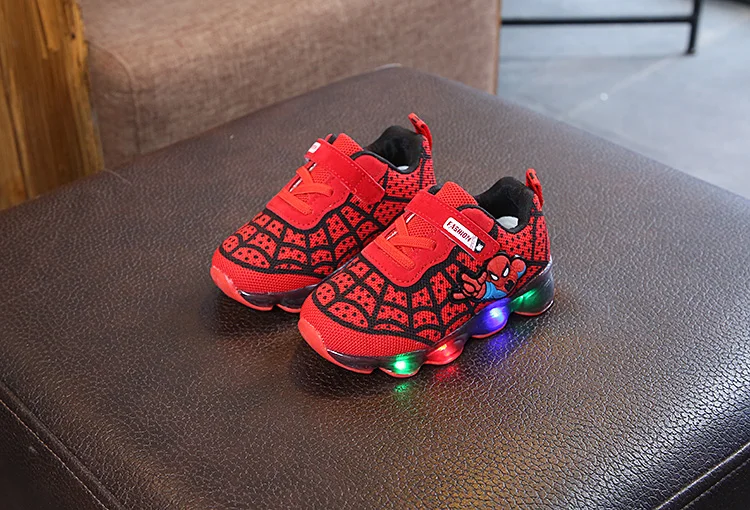 Детские спортивные кроссовки «Человек-паук» для мальчиков; светящиеся Детские кроссовки; Chaussure Enfant; обувь для девочек; светодиодный светильник