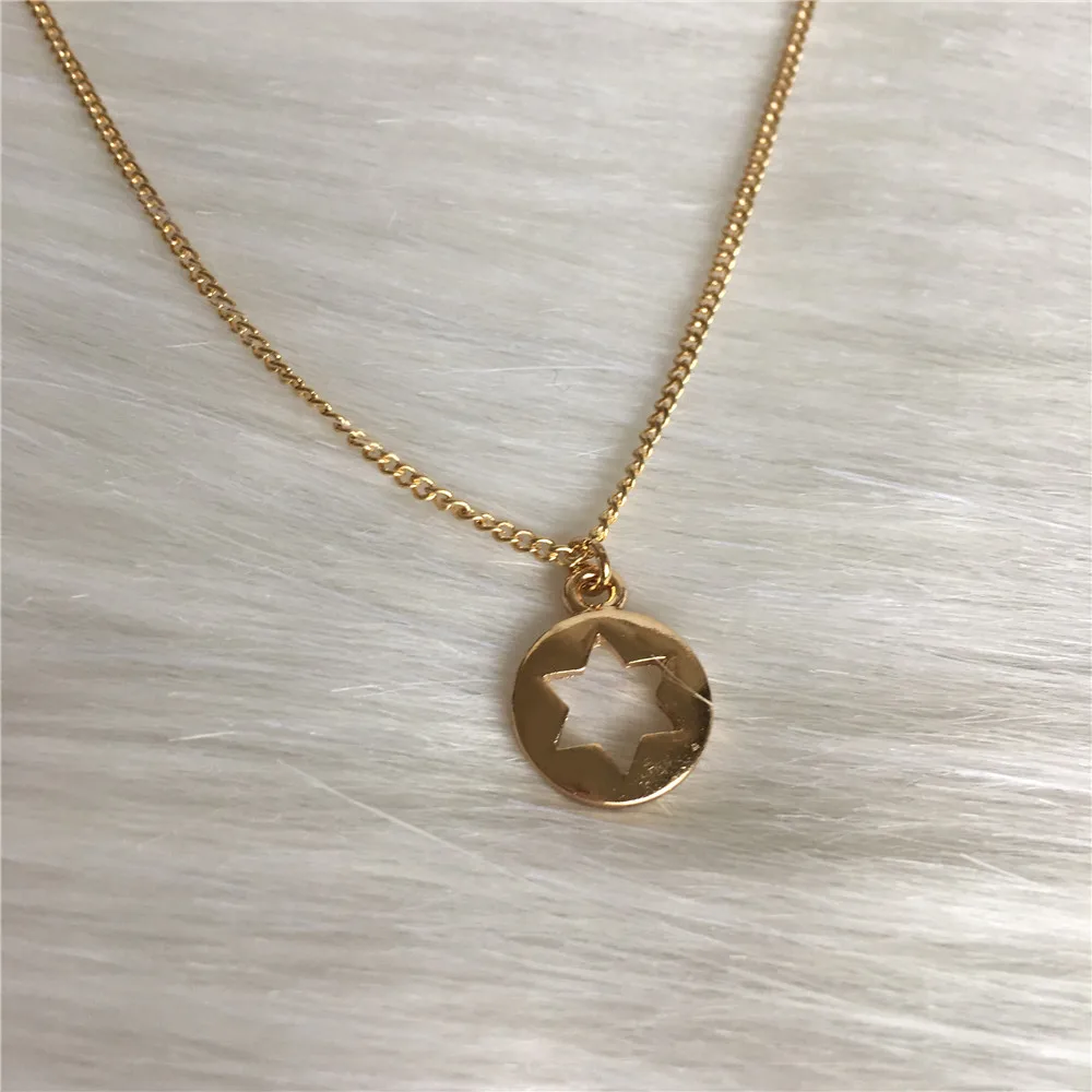 

TRENDY GIRLY GOLD ROSEGOLD PLATING SMALL STAR IN ROUND DISC PENDANT SHORT NECKLACE FOR WOMEN GIRL