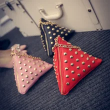 Треугольные мини-клатчи на заклепках, модные, индивидуальные, из искусственной кожи, маленькая Повседневная сумка, кошелек, дорожные сумки для женщин, вечерние сумки