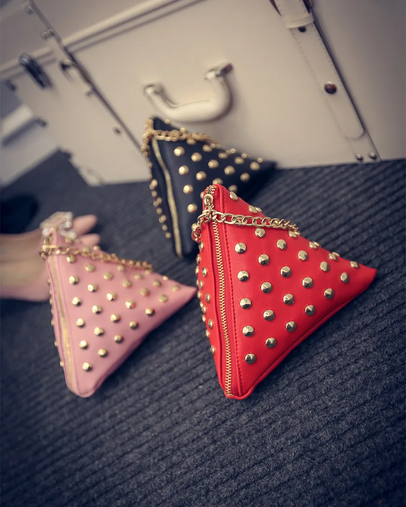 

Triangle Mini Riveting Day Clutches Fashion Personality PU Leather Small Casual Bag Purse Travel Bags For Women Evening Bags