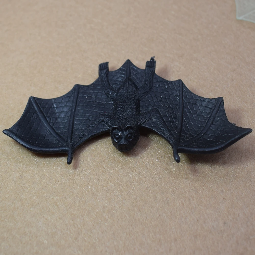 Pendant Black Bats Toy Pranks Toy For Fool's Day Halloween Props Decoration 