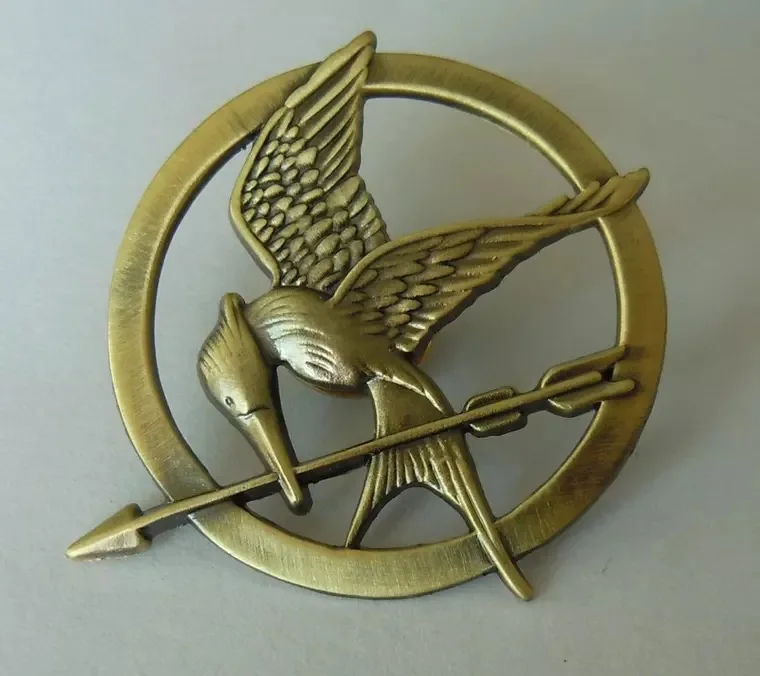 

Movie The Hunger Games Bird Brooch Pin Badge Katniss Everdeen the Girl on Fire Classic Film Party Gift Kids Fans Christmas
