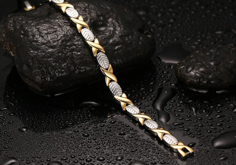 2414692736_1753929213