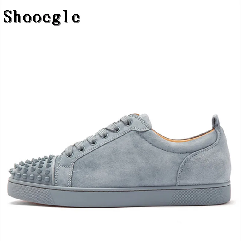 Vente SHOOEGLE Mode Luxe Pointes Hommes Chaussures Rivets Casual Daim Plate Forme Baskets Hommes Basse À Lacets De Haute Qualité chaussures moto