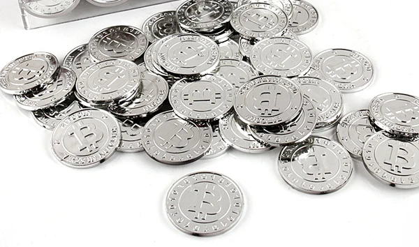 

50pcs 2016 plastic Bitcoin BTC coin SILVER pirate treasure gold coins props toys for Halloween party cosplay kids fun for hours