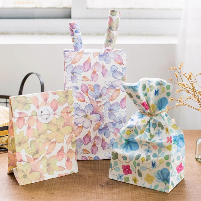 Развертка упаковки для подарка. Картонные коробочки для подарков. Красивая упаковка подарков. Сделать набор упаковок по изо. Развёртка коробочки для подарка.