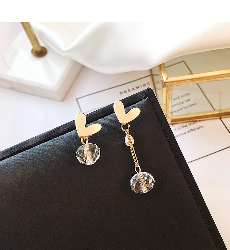 

Korean temperament love heart-shaped earrings ladies long asymmetric personality earrings