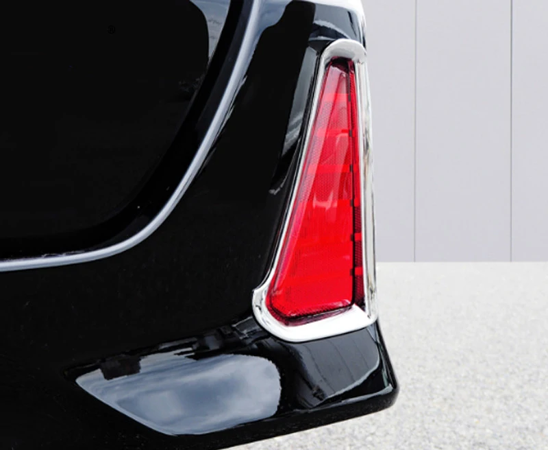 For-Toyota-Noah-Voxy-Chrome-Rear-Bumper-Fog-Light-Lamp-Cover-2014-2015-2016-2017-Trim (4)_meitu_4