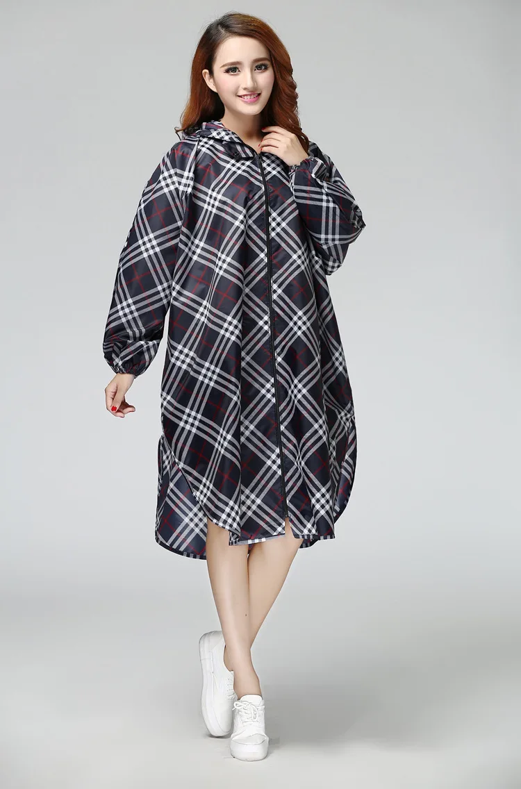 

New 2017 Hot spring Waterproof Polyester Women Raincoat Anti-splashing Korean of the Grid Fashion Bike Rain coat Riding Poncho