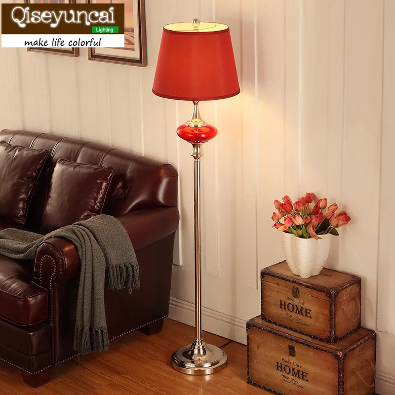 

Qiseyuncai 2018 new Wedding floor lamp living room minimalist modern bedroom creative American study vertical floor lamp