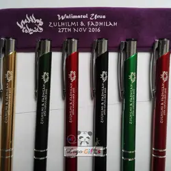 Personlaized свадебные подарки для гостей сувениры 1000 качество ручки с 1000 красочные ручки сумки напечатанные с вашим логотипом текст