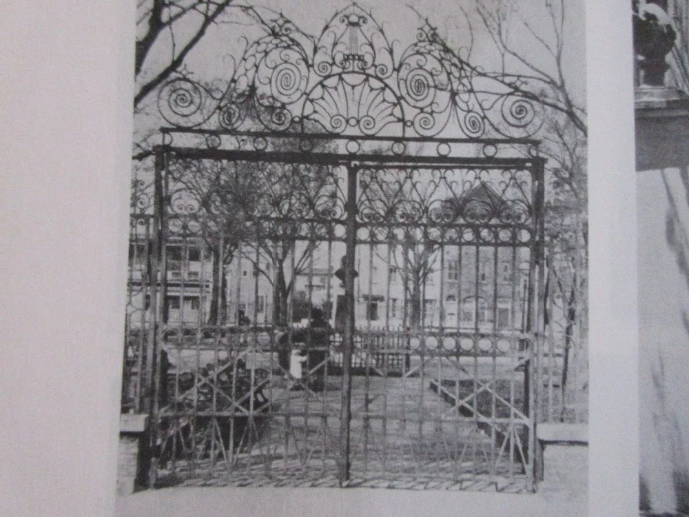 Wholesale Hench 100% factory wholesale custom made wrought iron gates designs