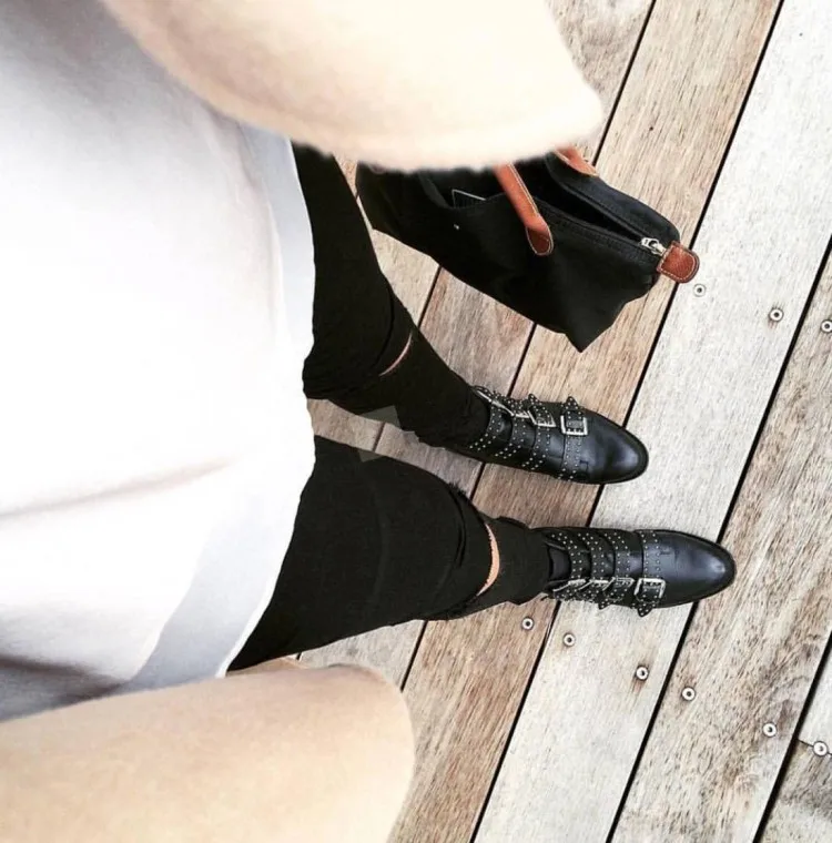 US4-11 Для женщин, Украшенные шипами и заклепками; острый носок; туфли в английском стиле на Кубинском каблуке из искусственной кожи ботильоны с пряжкой; обувь «Челси» в байкерском стиле из ПУ искусственной кожи 2 Цвета плюс Размеры