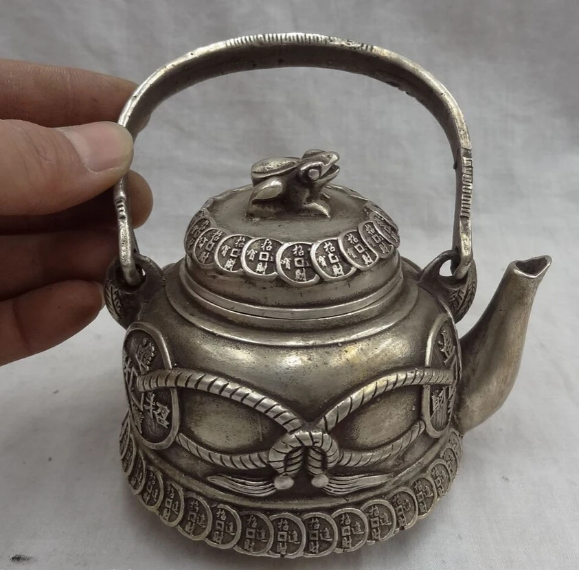 

S2749 Chinese Silver Buddhist Wealth Coin Hoptoad Statue Brass Frog Teapot Wine Pot D0317