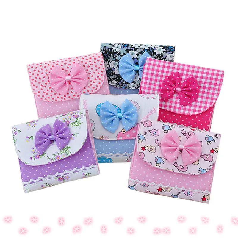 

Women Girls Napkins Organizer Sanitary Napkins Pads Carrying Easy Bag Small Articles Gather Pouch Case Bag 10.5*10.5cm