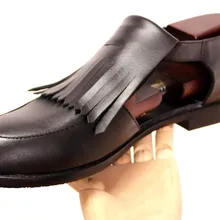 Классические Кожаные Классические сандалии с круглым носком в стиле ретро; мужские летние повседневные сандалии с кисточками и пряжкой;