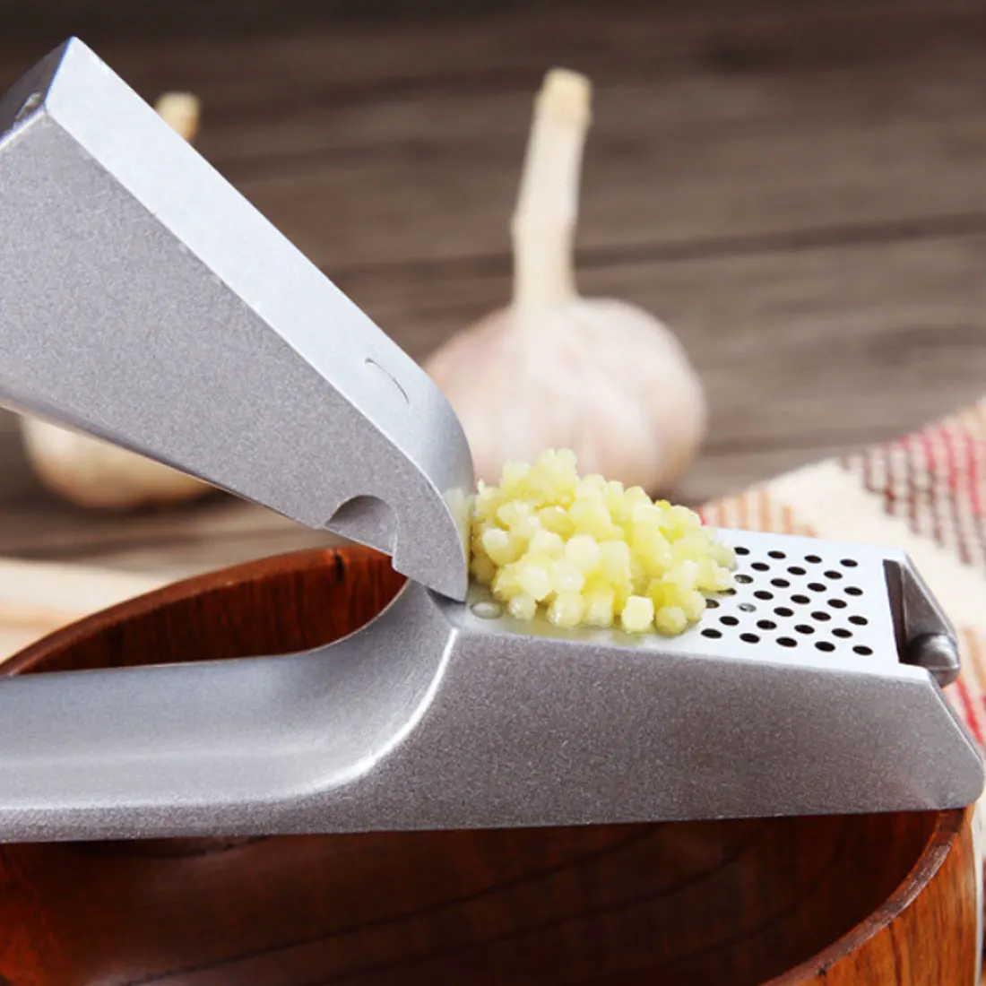 Good sale Aluminum Alloy Garlic Presses Slicer Convenient Split Crusher