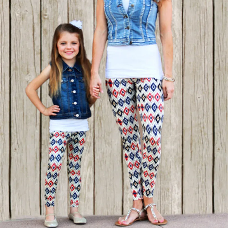 

Hotsale Baby Clothes New Christmas Cotton Leggings Mother Daughter Clothing Skinny Printed Stretchy Yoga Pants Leggings D0223