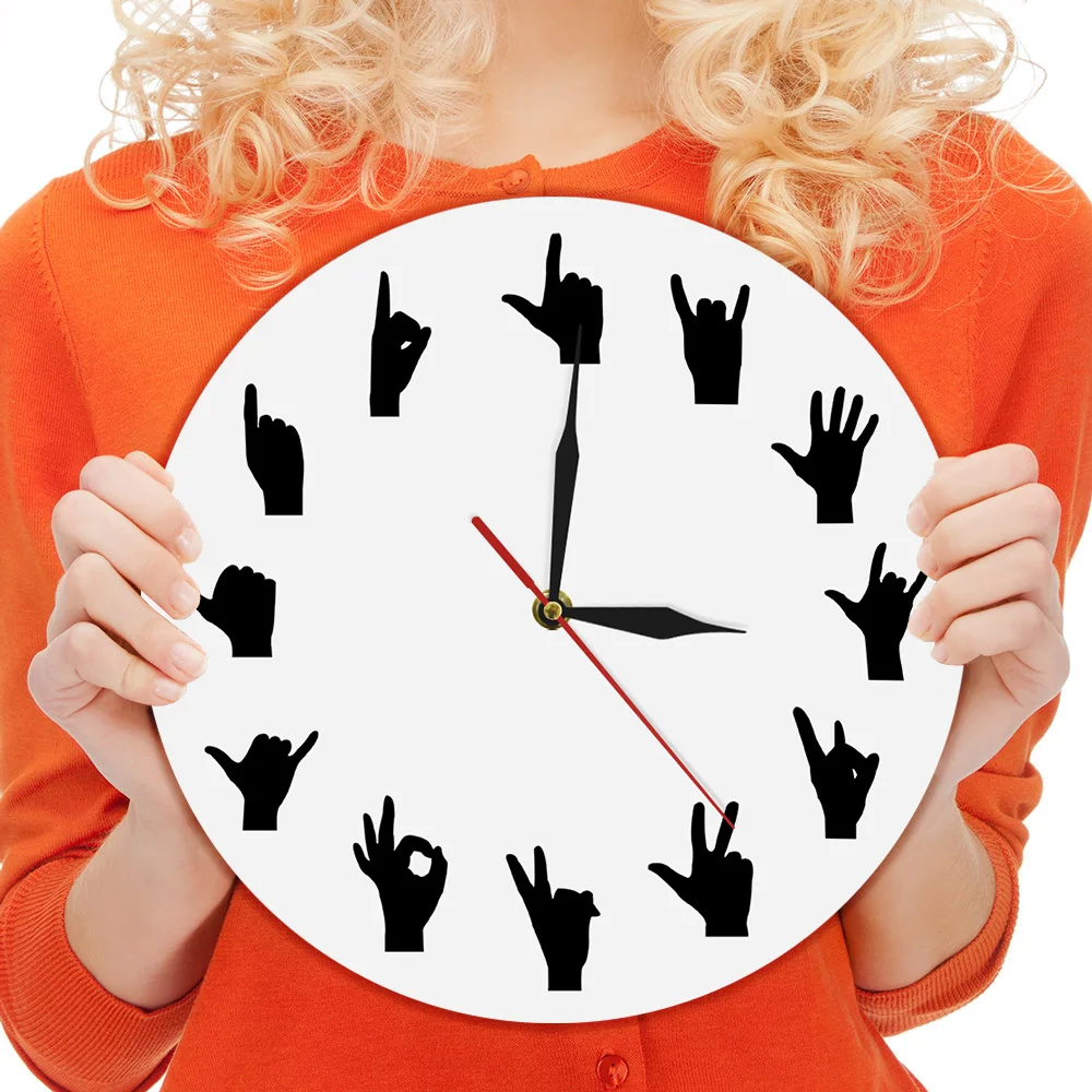 Включи поющие часы. Цветной бульвар тюмень колесо обозрения. Часы сют копейск. Часы на стену. Включи поющие часы.