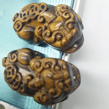 

A pair of natural tiger eye crystal pendant, Oriental quartz crystal stone devil amulet love feng shui