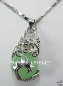 Бесплатная доставка> Стильный зеленый камень Дракон Серебристый кулон и ожерелье